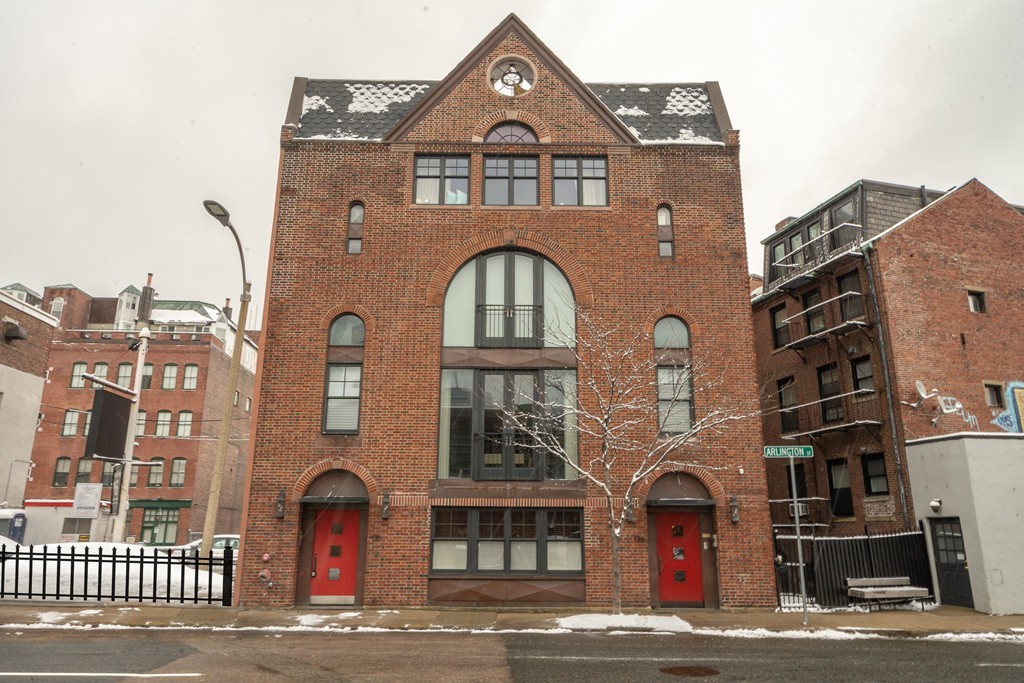 Exterior view of updated 1-bedroom brownstone condo at 136 Arlington Street in Boston's Bay Village